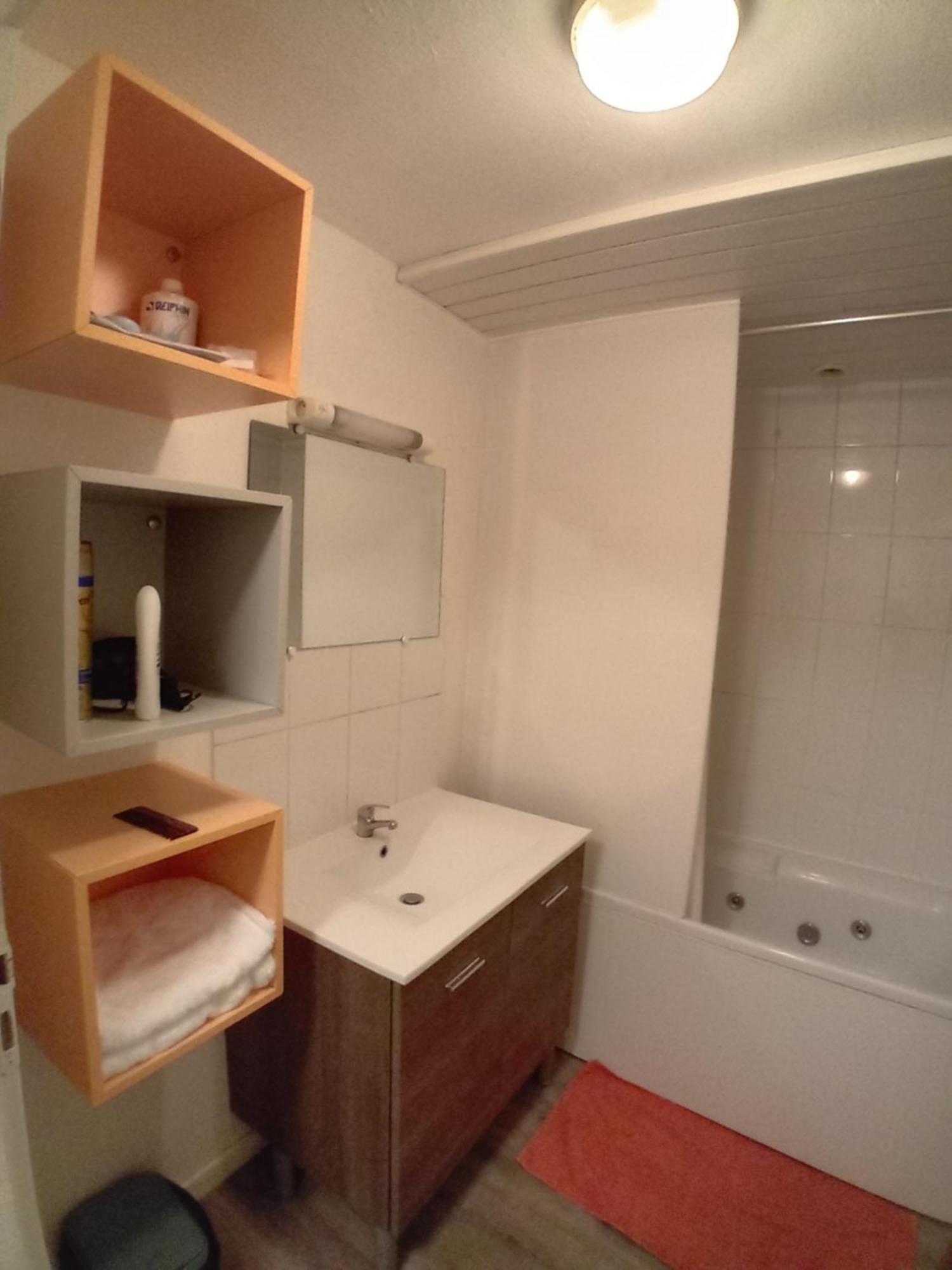Appart Chartreux Baignoire Massante ,A 3 Minutes Du Centre En Bus! 2 Etoiles Atout France Voiron Exterior foto